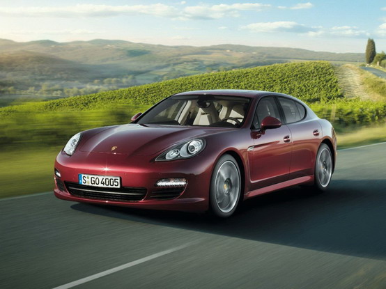 Due nuove Porsche Panamera esordiranno al Salone di Pechino di aprile