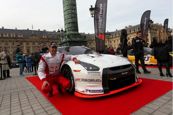 Nissan GT-R GT1, grande presentazione a Parigi per il nuovo bolide giapponese