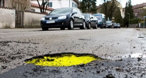 Strada che Vive: dall’Italia la proposta delle buche colorate per la sicurezza stradale