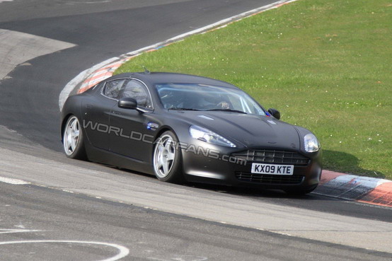 Aston Martin Rapide: beccata la versione da corsa sul Nürburgring