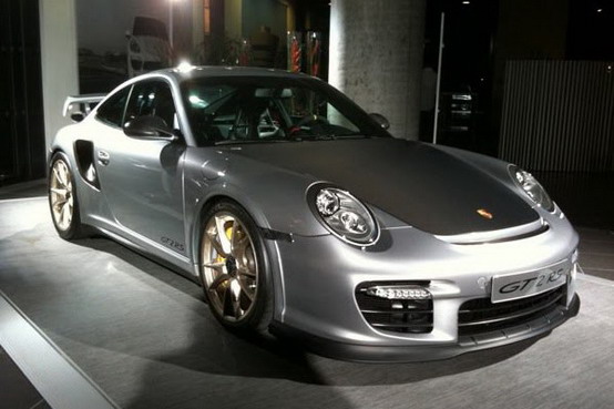 Porsche 911 GT2 RS: pubblicate online nuove foto del modello 2011