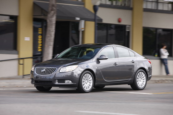 Buick Regal coupé: si considera lo sviluppo di serie, insieme alla convertibile