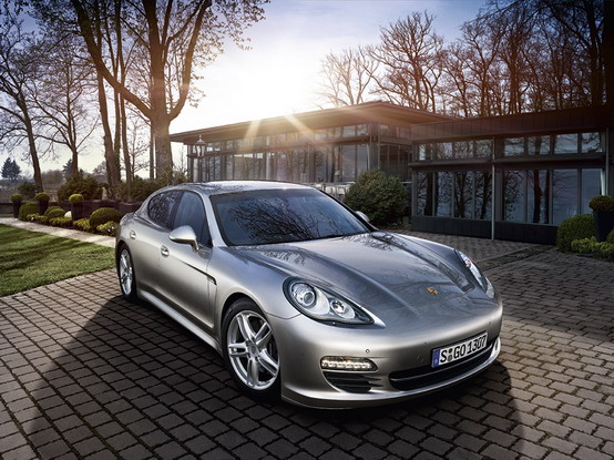 Porsche Panamera ibrida arriverà ufficialmente nel 2011