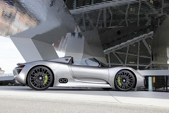 Porsche, a Detroit 2011 la versione da pista della concept 918 Spyder?