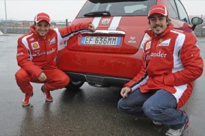 Abarth 695 Tributo Ferrari: esemplare autografato da Massa e Alenso all’asta su eBay per Telethon