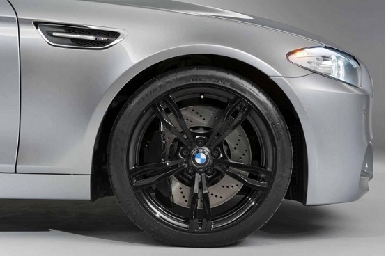 BMW M5 2012, indiscrezioni sulle prestazioni: 560 cavalli e 690 Nm di coppia
