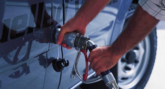 Benzina, una stazione di servizio tedesca avrebbe fatto pagare 9,99 € al litro