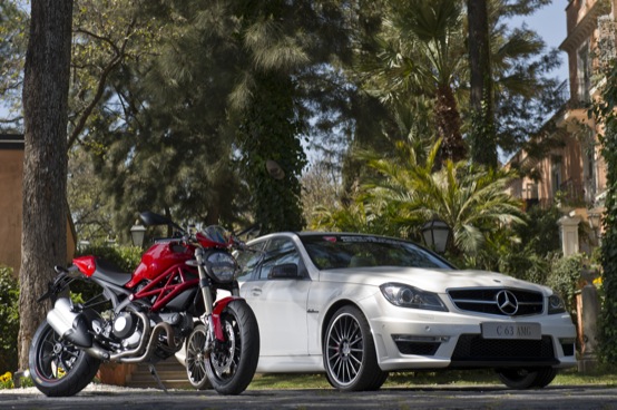 Mercedes C63 AMG, presentazione insieme alla Ducati Monster 1100 EVO