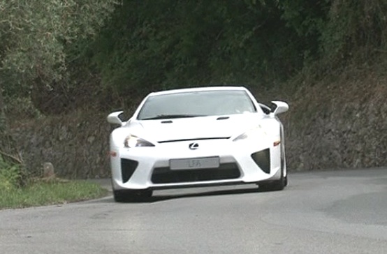 Lexus LFA, la supercar definitiva secondo Toyota