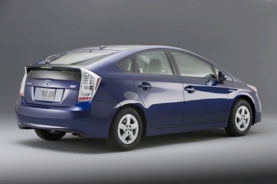 Toyota Prius, nel 2014 arriverà anche il modello coupé