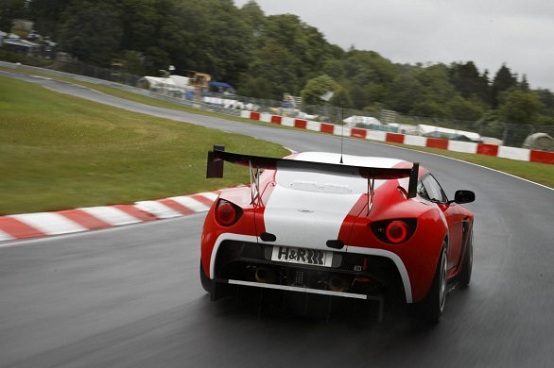 Aston Martin, confermata ufficialmente la produzione della sportiva V12 Vantage Zagato