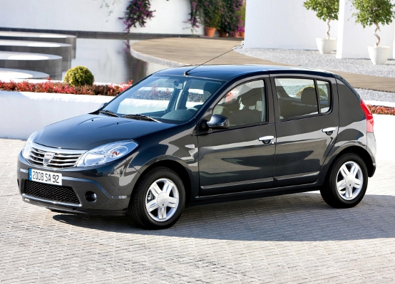 Dacia: l’auto low cost ora si compra online