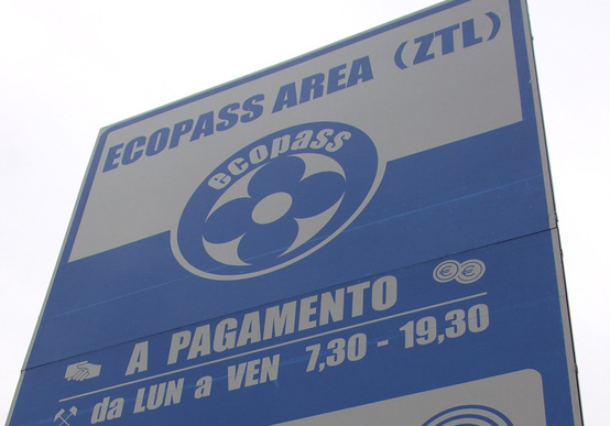 Ecopass Milano, in arrivo agevolazioni per chi non può fare a meno dell’auto