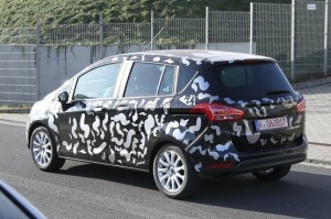 Ford B-Max, foto spia della monovolume compatta di segmento B/C