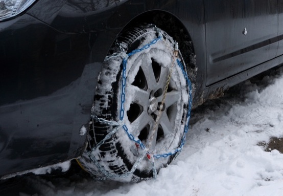 Catene e pneumatici da neve, obbligatori almeno fino al 15 aprile