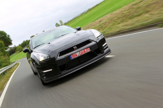 Nissan GT-R, ecco il video del record non ufficiale sul Nurburgring