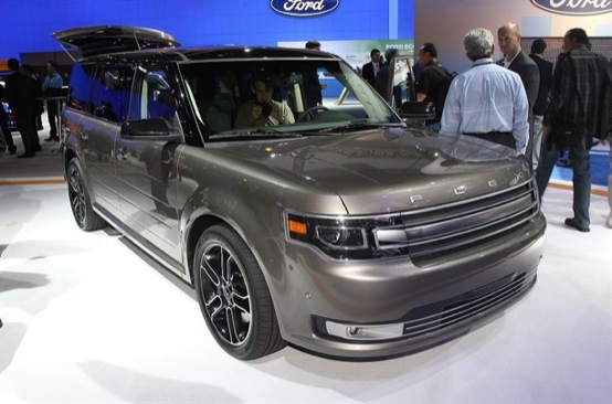 Ford Flex, le cinture di sicurezza gonfiabili al Salone di Los Angeles