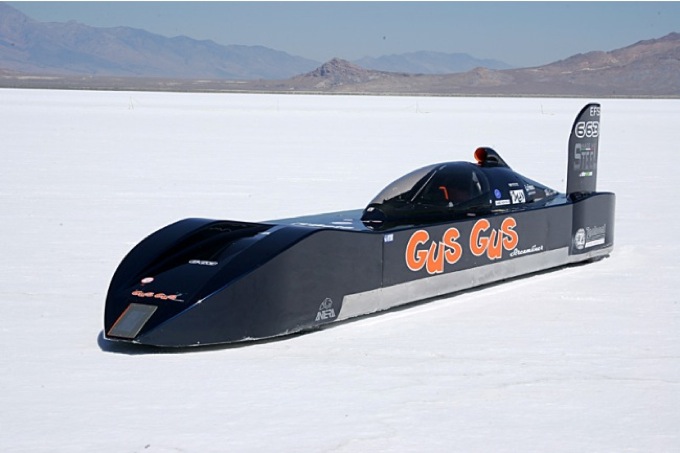 Gus Gus Streamliner, l’auto italiana da 483 km/h esposta a Milano