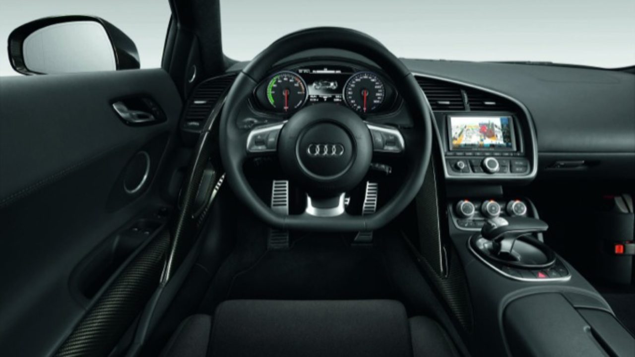 Audi R8 E Tron Prime Foto Degli Interni