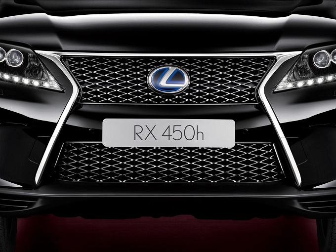 Lexus, la mascherina di GS sarà estesa a tutta la gamma