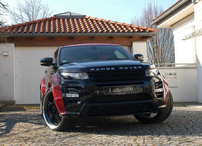 Range Rover Evoque Horus by Loder1899, il nuovo fuoristrada in abito rosso e nero