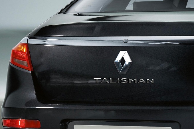 Renault Talisman, teaser di una nuova misteriosa berlina