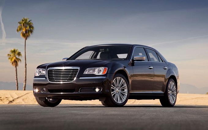 Chrysler 300, dal prossimo anno arriva la versione ibrida