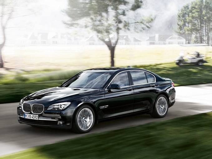 BMW Serie 7 restyling, sarà svelata tra poche settimane