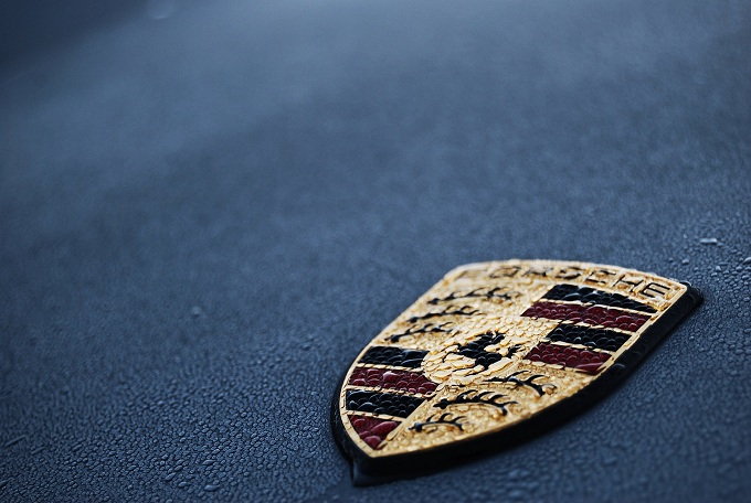 Porsche 960, una nuova coupé a quattro porte con motore centrale?