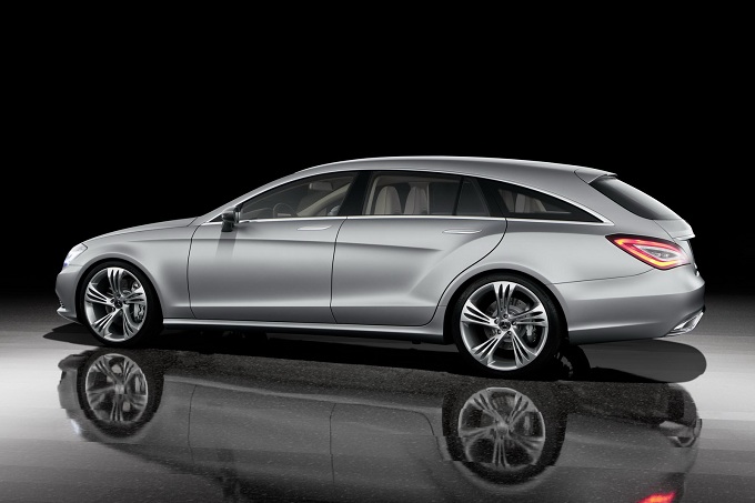 Mercedes CLS Shooting Brake, sarà presentata tra un mese