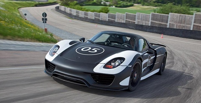 Porsche 918 Spyder, in Italia costerà 784.939 euro