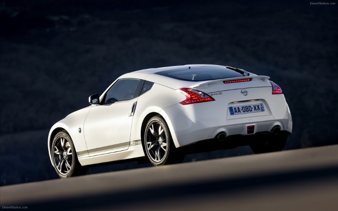Nissan, la sostituta della 370Z sarà più leggera e agile