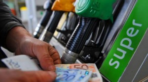 Carburanti, una nuova stangata estiva per gli automobilisti italiani