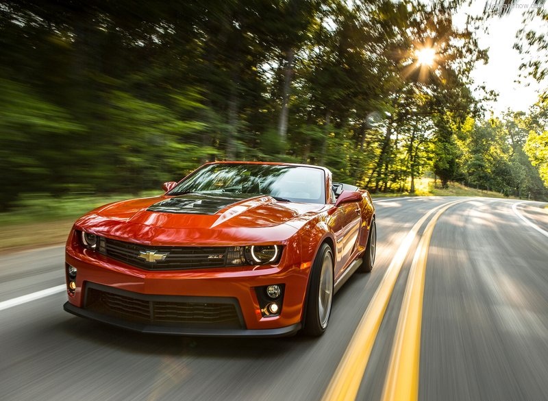 Chevrolet Camaro ZL1 Convertibile 2013: un concentrato di potenza