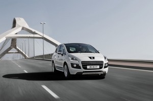 Peugeot 3008 HYbrid4, le emissioni scendono sino a 91 g/km