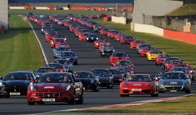 Il raduno di 964 Ferrari a Silverstone entra ufficialmente nel Guinness dei primati