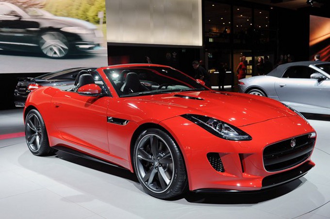 Jaguar F-Type, il cambio manuale ci sarà