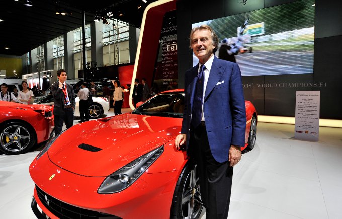 Ferrari F12berlinetta protagonista del Salone di Guangzhou