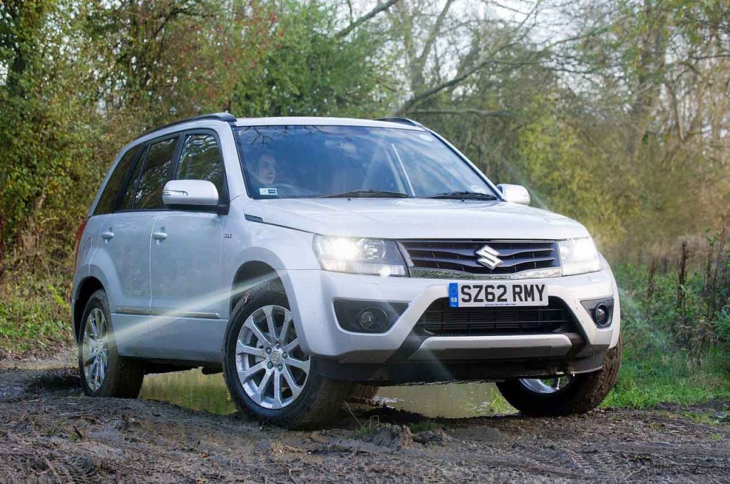 Suzuki Grand Vitara 2013: forme armoniose e meno ordinarie