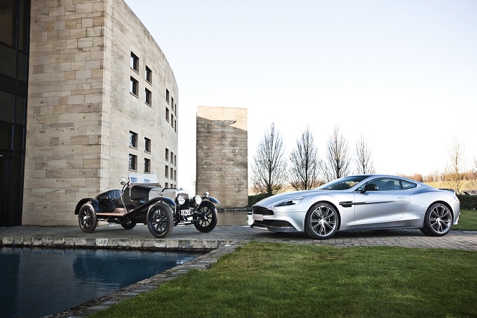 Aston Martin compie 100 anni e apre i festeggiamenti a Dubai