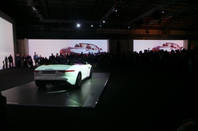Jaguar F-Type, video della presentazione milanese