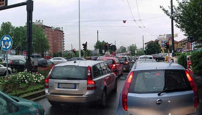 Milano: inquinamento ancora alto, si rischiano nuovi blocchi del traffico