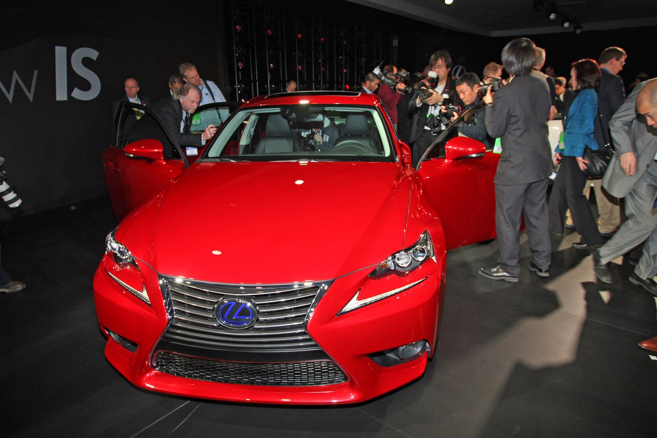 Lexus IS 300h - Salone di Detroit 2013