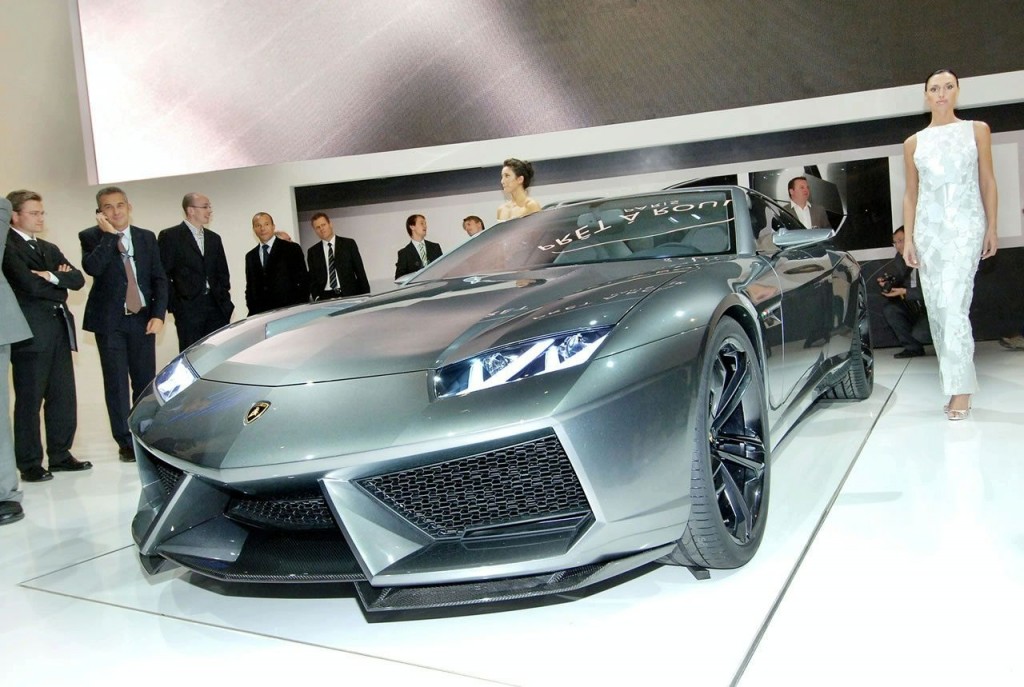 Lamborghini, a Ginevra con un concept V12