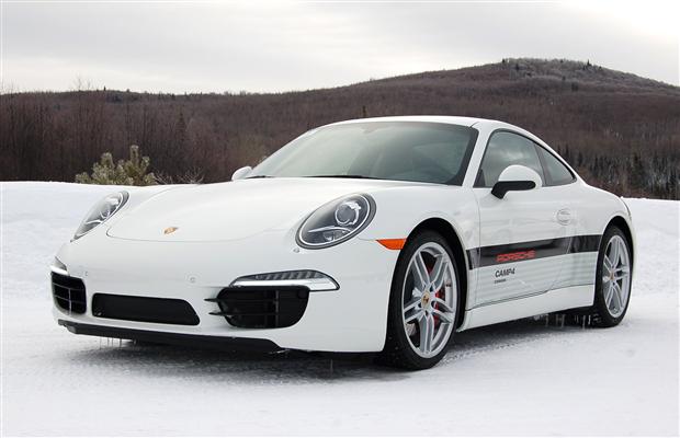 Porsche Camp4 Canada, parte il programma di guida su piste ghiacciate
