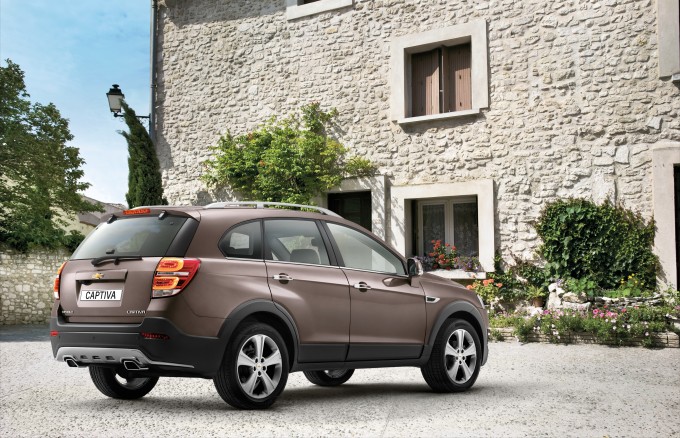 Chevrolet Captiva 2013, nuovo design per il SUV al Salone di Ginevra