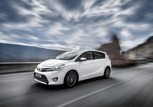 Toyota Verso si rinnova e fa il pieno di stile e funzionalità