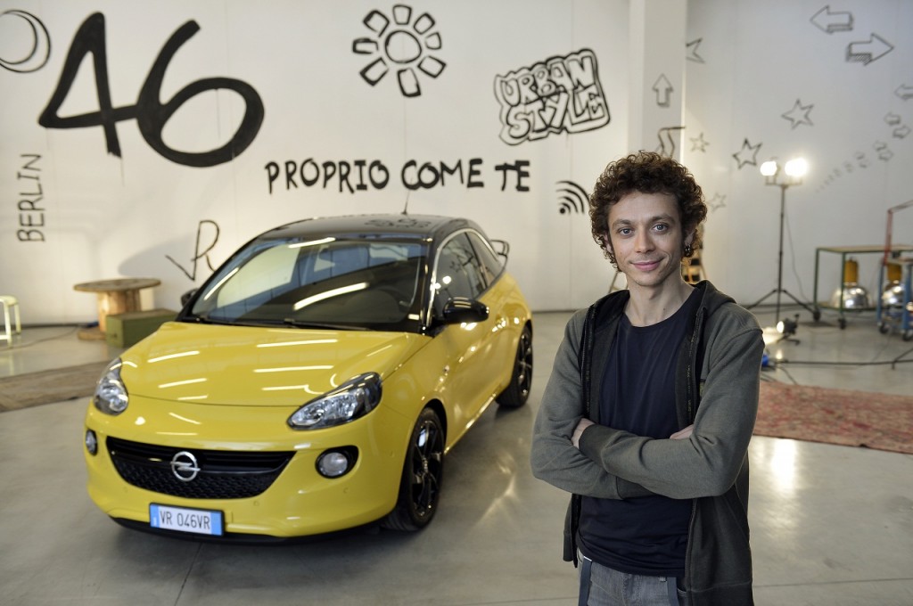 Opel Adam, Valentino Rossi è il testimonial della chic urban car