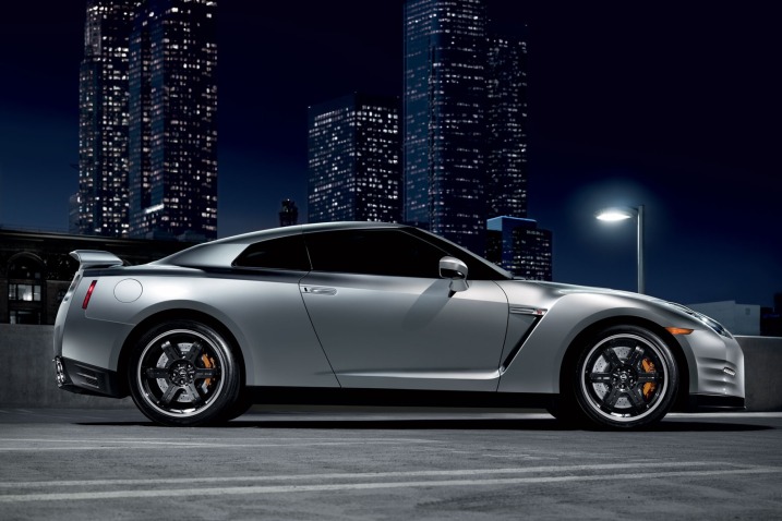 Nissan GT-R, la prossima generazione avrà il cambio con sette rapporti