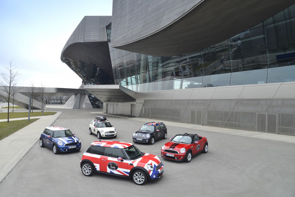 MINI festeggia i 100 anni di produzione a Oxford